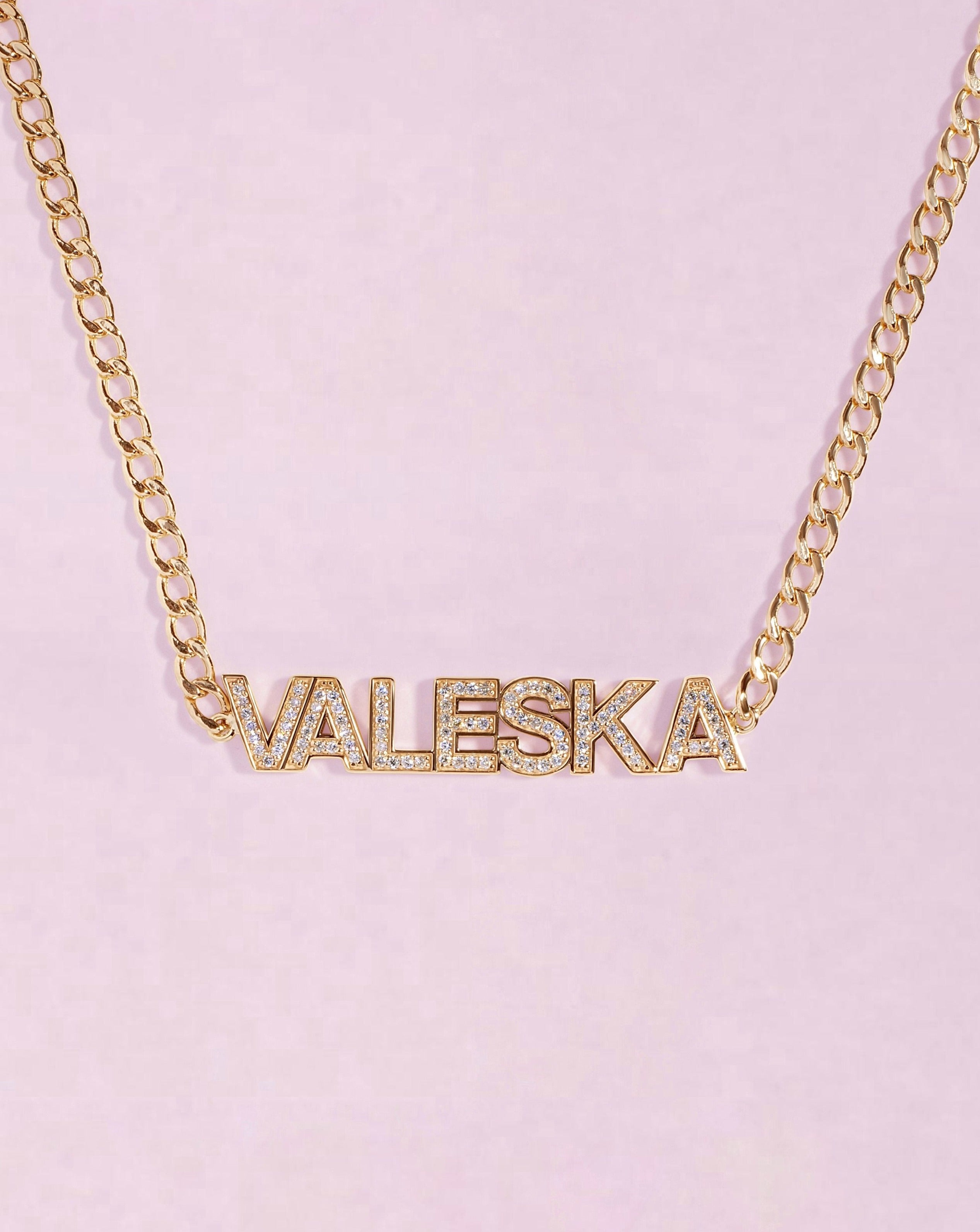 Diamond Bold Name On Curb Chain Necklace - Sparkle Society