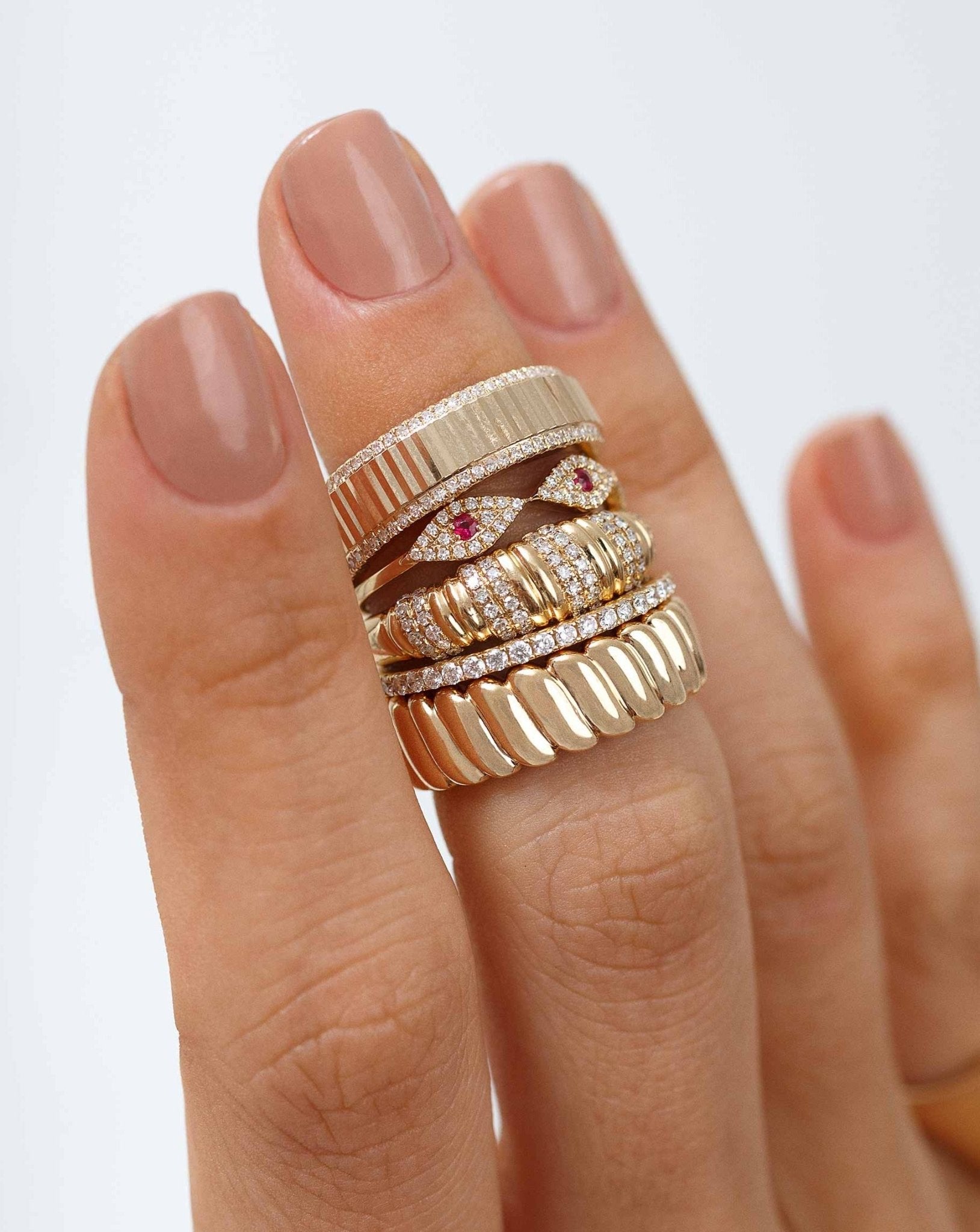 Pave Outline Fluted Gold Ring - Sparkle Society